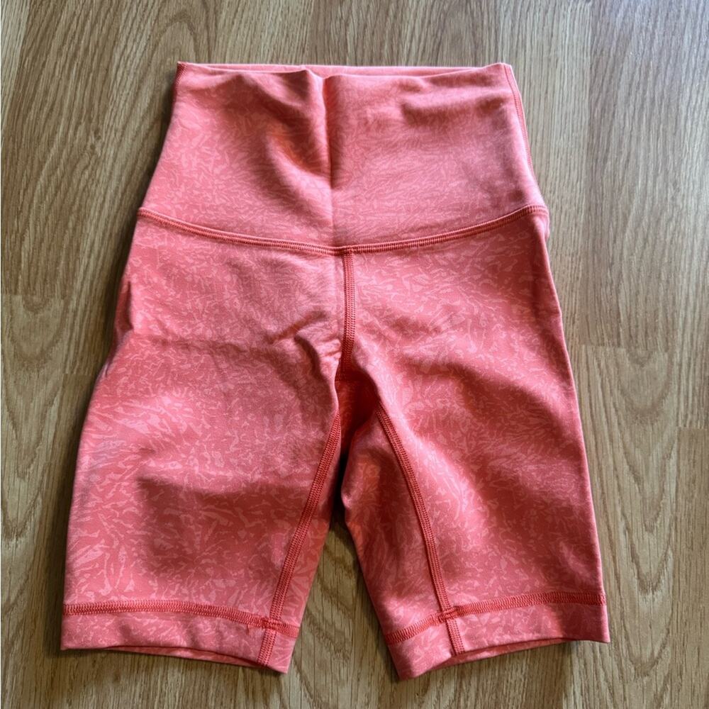 Lululemon Wunder Under HR Train Shorts Size 0 Orange short